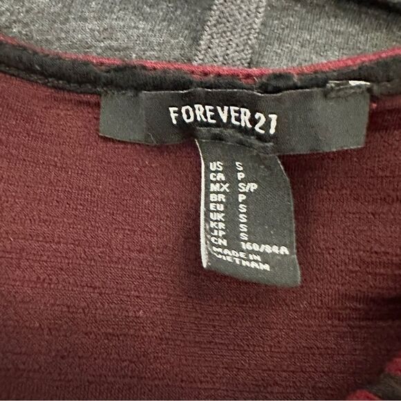 Forever 21 garnet, and black striped fitted sleeveless dress size S - Picture 4 of 4